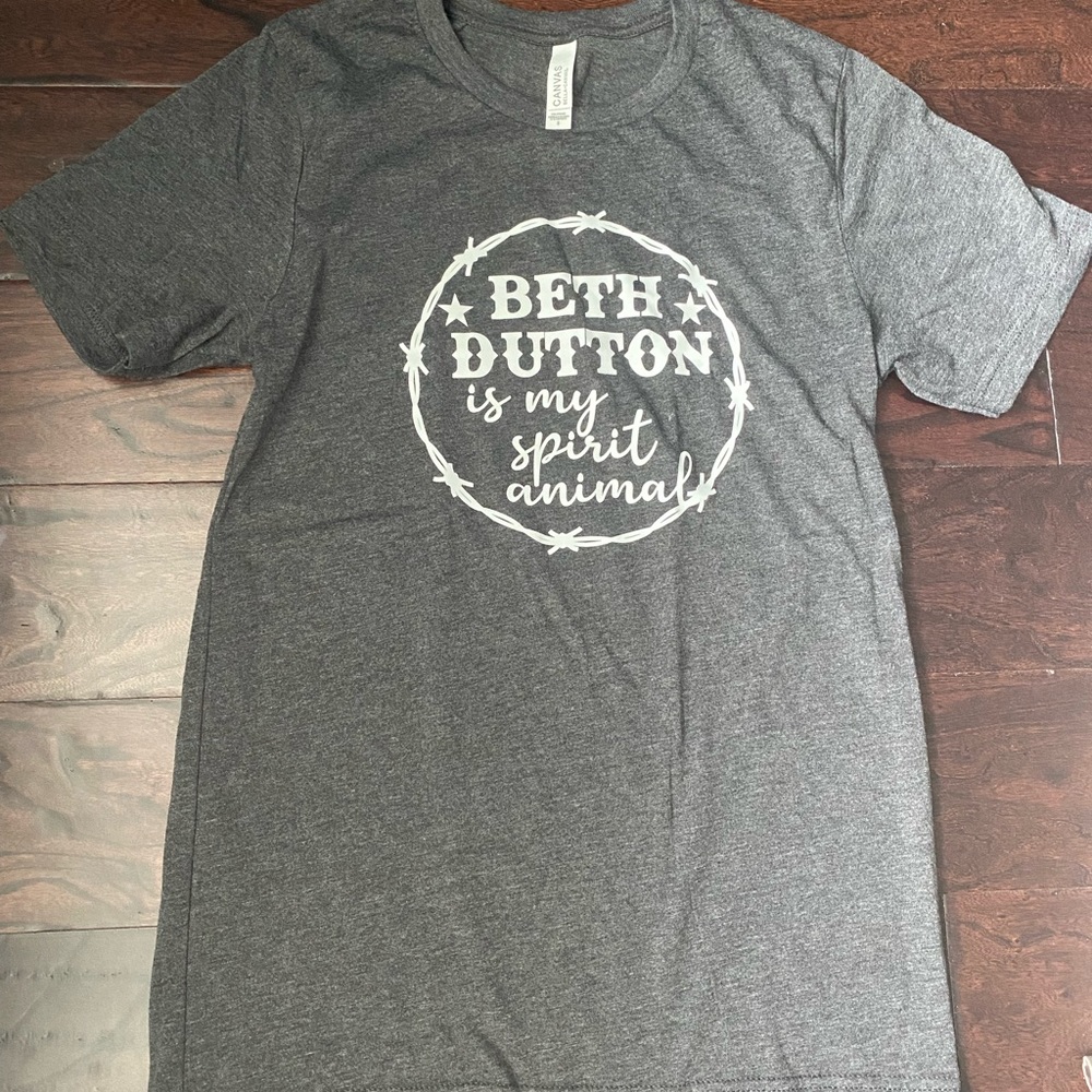 NWOT ❤️ Yellowstone T-Shirt